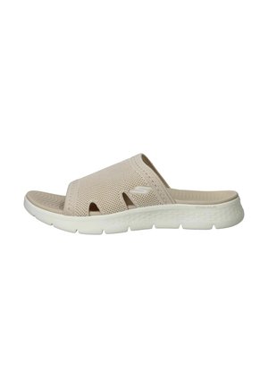 Beige instapsandaal met ademend mesh bovenwerk, gevoerd voetbed en witte gestructureerde zool, ontworpen voor casual comfort.