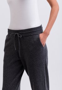 CASH-MERE Stoffhose - anthrazit