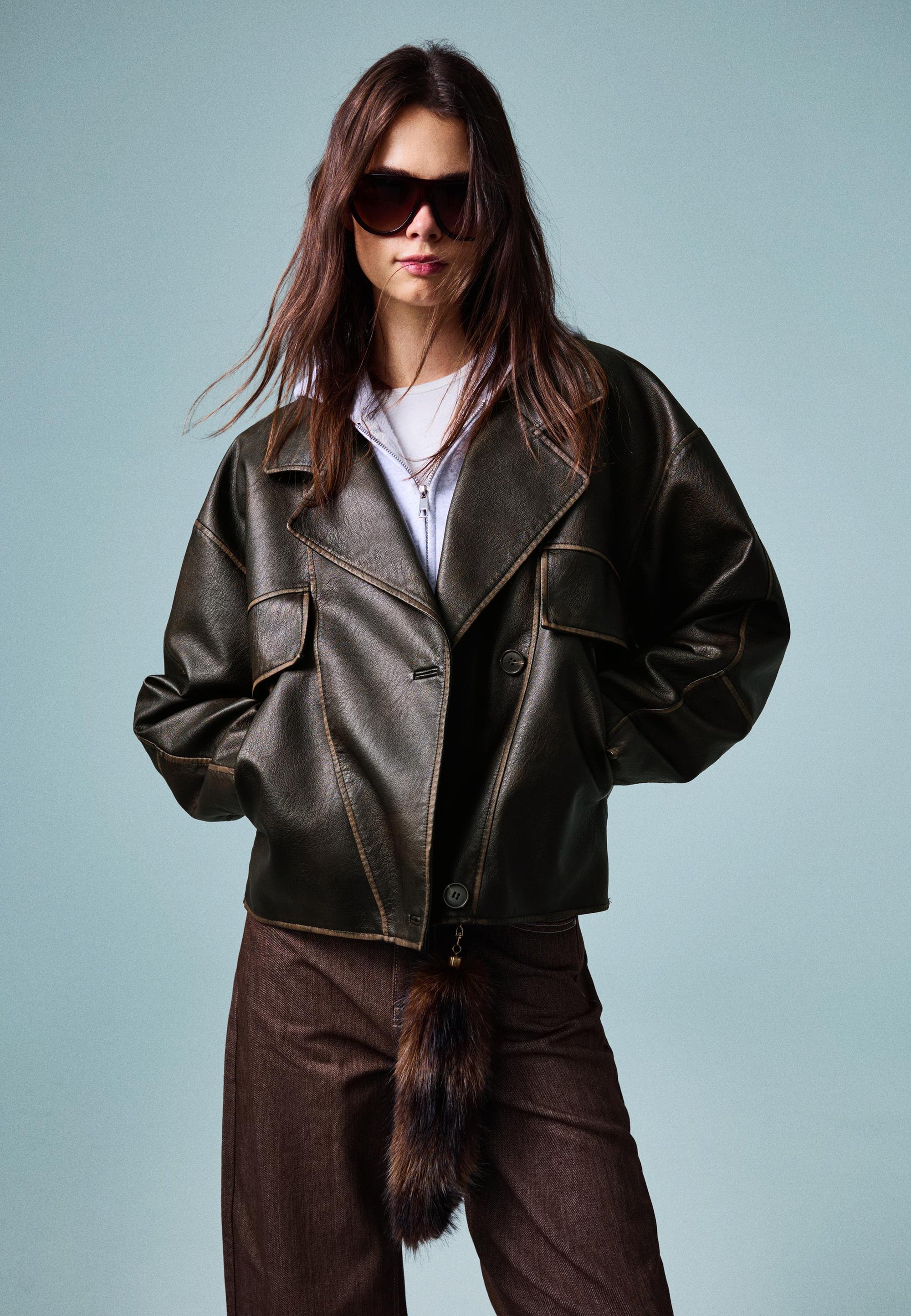 Bershka EFFECT WITH LAPEL COLLAR Giacca in similpelle dark