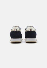 Colmar Originals TRAVIS AUTHENTIC - Sneakers basse - navy/light gray/light khaki
