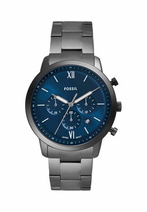 Montre-bracelet Fossil en acier inoxydable avec cadran bleu, trois sous-cadrans, index des heures argentés et affichage de la date à 16 heures.