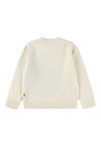 Pull en maille couleur crème avec une finition texturée, col, poignets et ourlet côtelés. Il présente des épaules tombantes et un design simple.