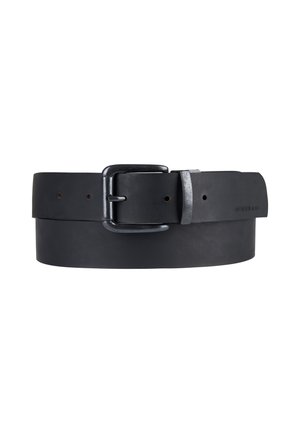 Ceinture en cuir noir avec une finition lisse, dotée d'une boucle en métal argenté de forme rectangulaire et de trous perforés pour le réglage.