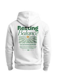 Weißer Kapuzenpullover mit grünem und orangefarbenem Text "Resting Balance", stilisierte Sonnengrafik und einer Botschaft zur psychischen Gesundheit, die Ruhe und Produktivität auf der Rückseite fördert.