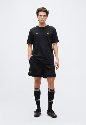 adidas FC Bayern Shorts Black — foto 2