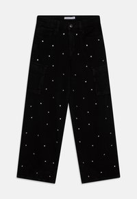 Černé cargo kalhoty z bavlny s rozptýlenými stříbrnými ozdobami, s bočními kapsami a volným, širokým střihem.