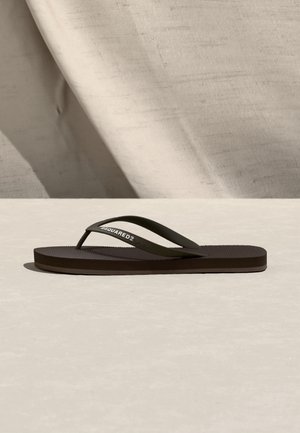 Sandale cu baretă între degete - cioccolato