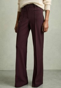 Reiss REGULAR FIT - CLAUDE FLARED  - Hlače - burgundy