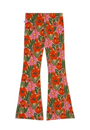 Pantaloni svasati con motivo vivace di grandi fiori rossi e rosa e foglie verdi su sfondo chiaro.