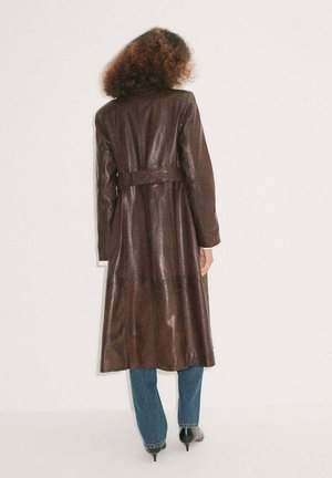 Mango, ADULT - Trench - light brown