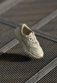 OZWEEGO UNISEX - Joggesko - clear brown