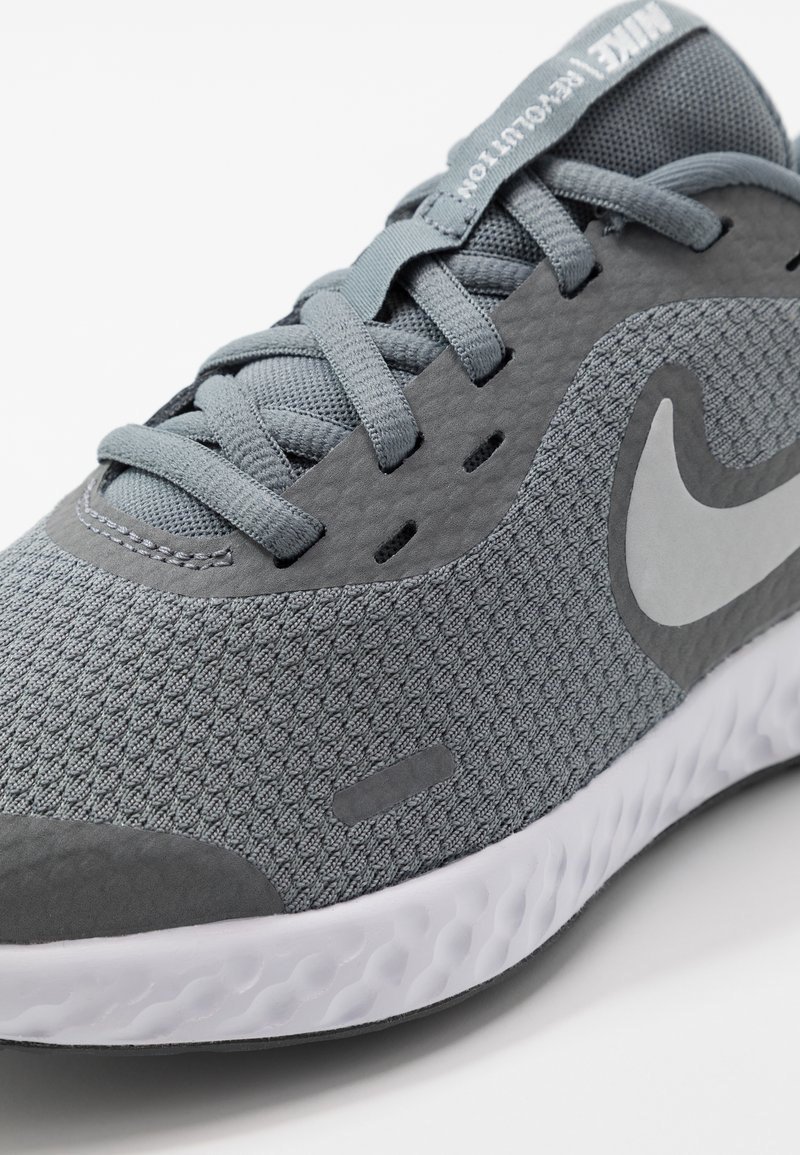 Influencia Abultar Dictadura Nike Performance REVOLUTION UNISEX - Zapatillas de running neutras - cool grey/pure platinum/dark grey/gris - Zalando.es Influencia Abultar Dictadura Nike Performance REVOLUTION UNISEX - Zapatillas de running neutras - cool grey/pure platinum/dark grey/gris - Zalando.es
