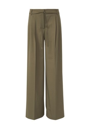 Spodnie o szerokich nogawkach i wysokim stanie w oliwkowym kolorze, z plisami i wąskim paskiem do wiązania w talii, na białym tle.