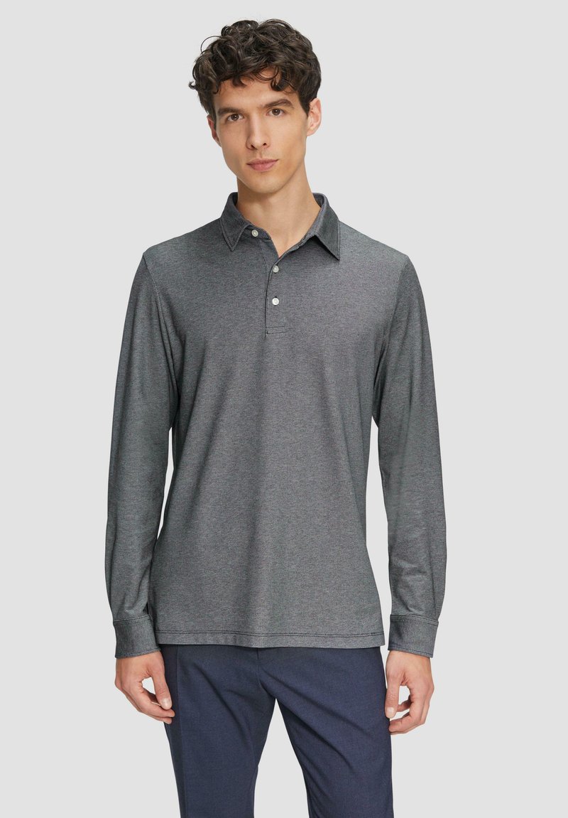 Langarm-Poloshirt in Dunkelgrau mit Kragen, einer Knopfleiste mit drei Knöpfen und weicher Textur. Lässige Passform mit umgeschlagenen Ärmeln.