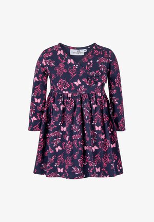 Vestido de manga larga azul marino con estampados de flores y mariposas en tonos rosas, con falda fruncida y escote en V.