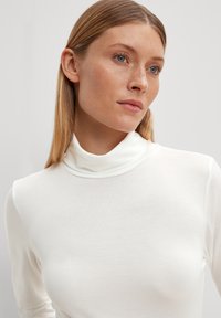 comma Langarmshirt - weiß
