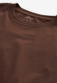 Next ESSENTIAL CREW NECK - Basic póló - chocolate mid brown