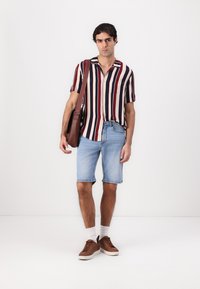 Thumbnail Image 2