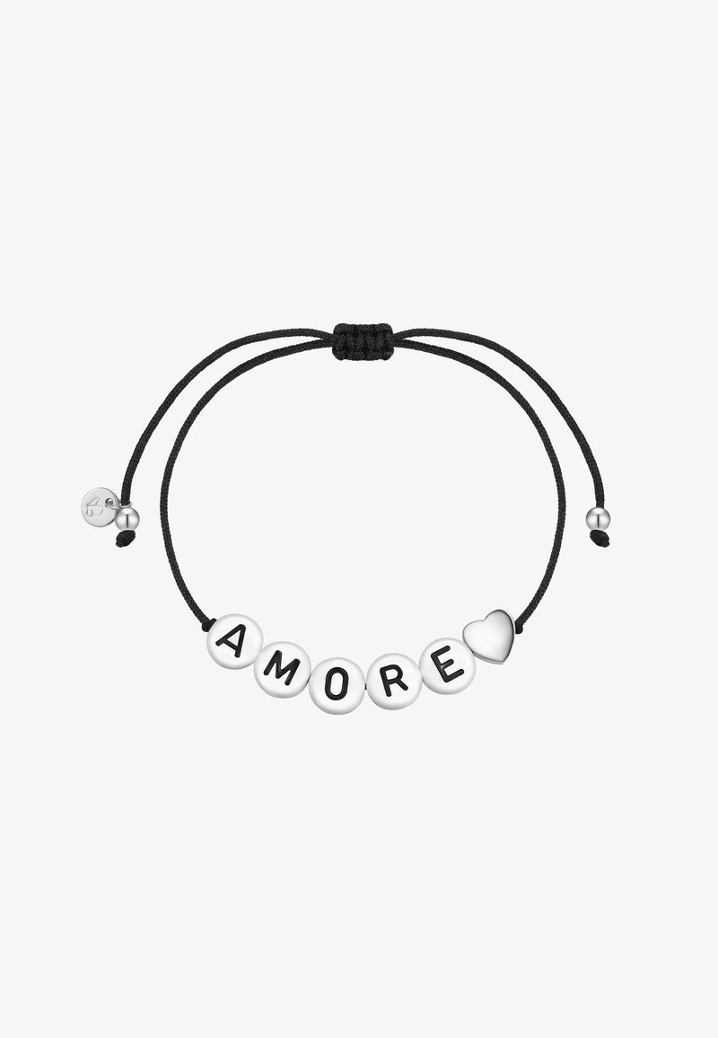 Sort snorarmbånd med hvide runde perler, der staver "AMORE" med sorte bogstaver, og har en sølvfarvet hjerteformet detalje. Justerbar lukning.