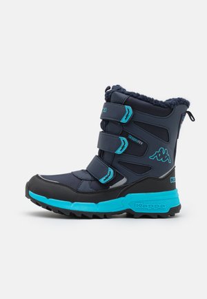 Marine-Winterstiefel mit drei verstellbaren Riemen, einem blauen Akzent und einem Kragen aus Kunstfell. Die strukturierte Gummisohle sorgt für Halt.