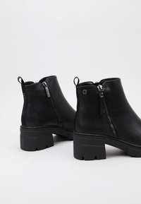Refresh Botines bajos - black