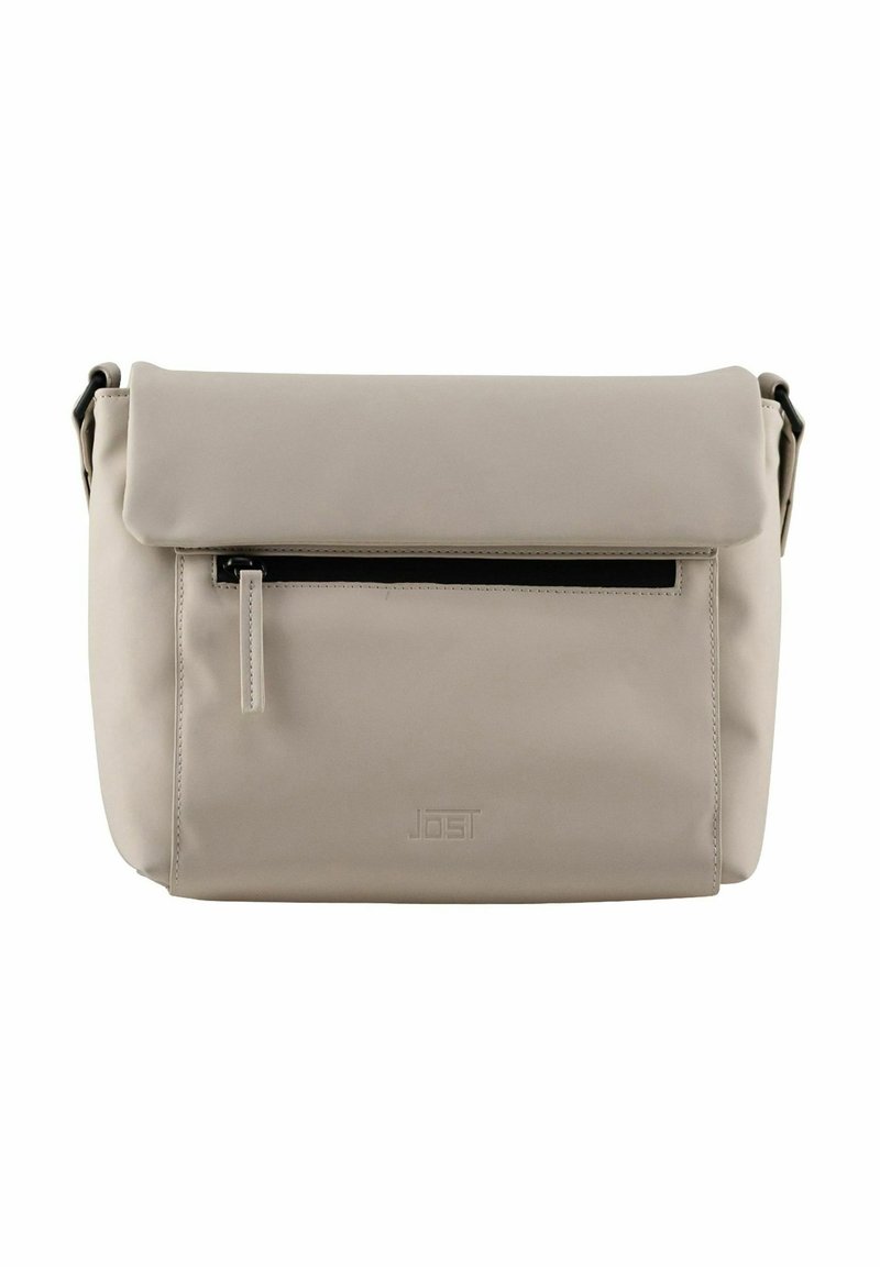 Borsa a tracolla beige con patta pieghevole, dotata di tasca frontale con zip e logo discreto. Realizzata in un materiale liscio e resistente.