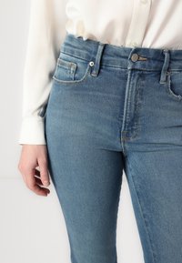 Good American GOOD LEGS  - Τζιν καμπάνα - indigo