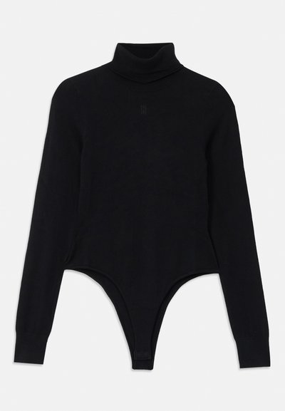 Musta kõrge kaelusega bodysuit, mis on valmistatud pehmest kangast, omades pikki varrukaid, tihedat istuvust ja stringstiilis põhja voolujoonelise silueti saavutamiseks.