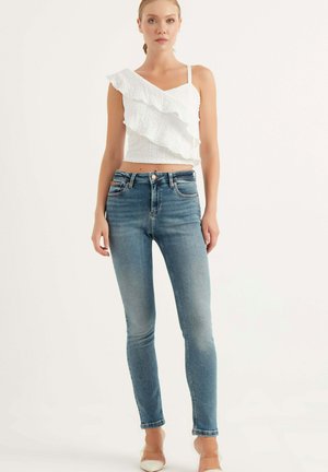 Top - white