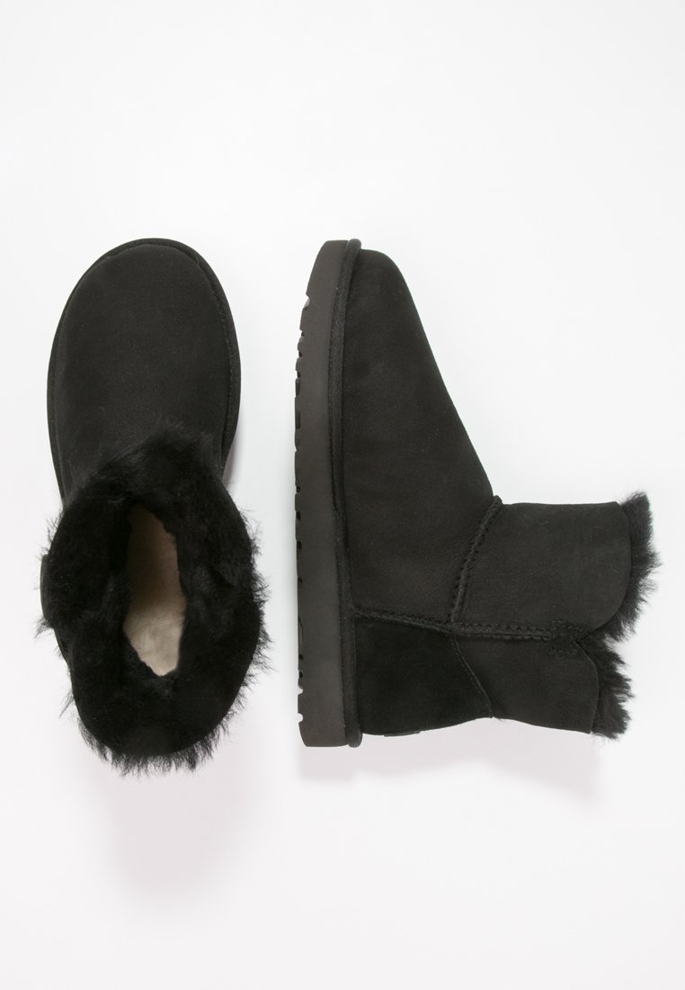 UGG MINI BAILEY BUTTON - Botines bajos - black/negro - Zalando.es