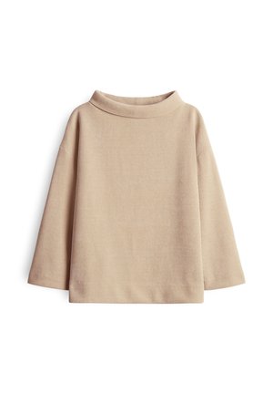 Pull en maille côtelée beige avec des manches longues et un décolleté haut décontracté, présenté sur un fond blanc.