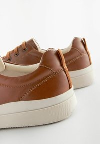 Next REGULAR FIT - Tenisky - tan brown
