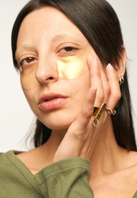 SKIN by Revolution REVOLUTION SKINCARE HYALURONIC ACID HYDRO GEL EYE PATCHES - Augenmaske