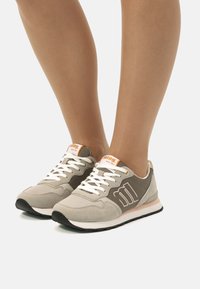 mtng DEPORTIVAS - Zapatillas - mint