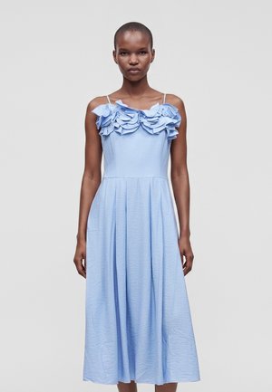 Stine Goya DRY FLUID STRUCTURE BUSTIER DRESS WITH FLOWER DETAILS - Φόρεμα ημέρας - bel air blue