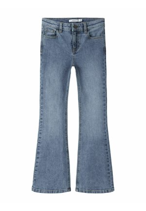 Jasnoniebieskie jeansy z denimu z lekkim rozszerzeniem, przednimi kieszeniami, zapięciem na guzik i zamek oraz szlufkami na pasek.