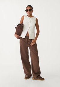 Stradivarius Sneakers - brown