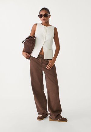 Trainers - brown