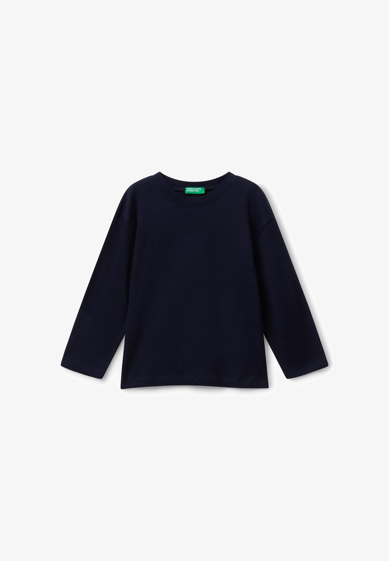 TModrá dlouhá rukávová tričko s kulatým výstřihem a zeleným štítkem "United Colors of Benetton" uvnitř límce.