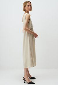 Jimmy Key SLEEVELESS V-NECK PATTERNED MID - Vestito casual - stoned