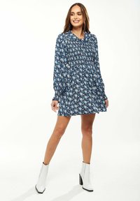 Liquorish WITH PETER PAN COLLAR IN - Day dress - blue