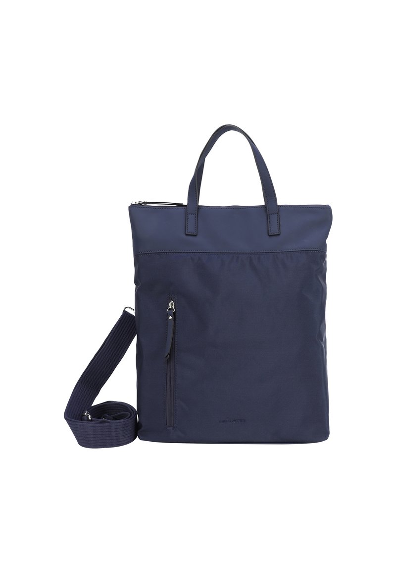 Bolsa tote de nylon en color marino con asas dobles, correa de hombro ajustable, bolsillo con cremallera en la parte frontal y textura suave. Diseño minimalista sin logotipos visibles.