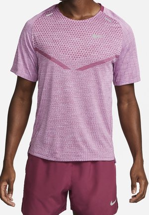 T-shirt de sport - purple