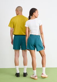 Thumbnail Image 4