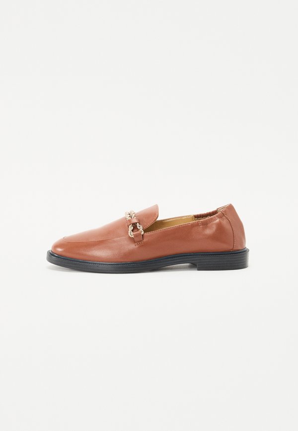 LOVE AND WALK - Slip-ons - cognac