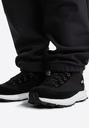 The North Face, BACK TO BERKELEY IV UNISEX - Chaussures de marche - black/white