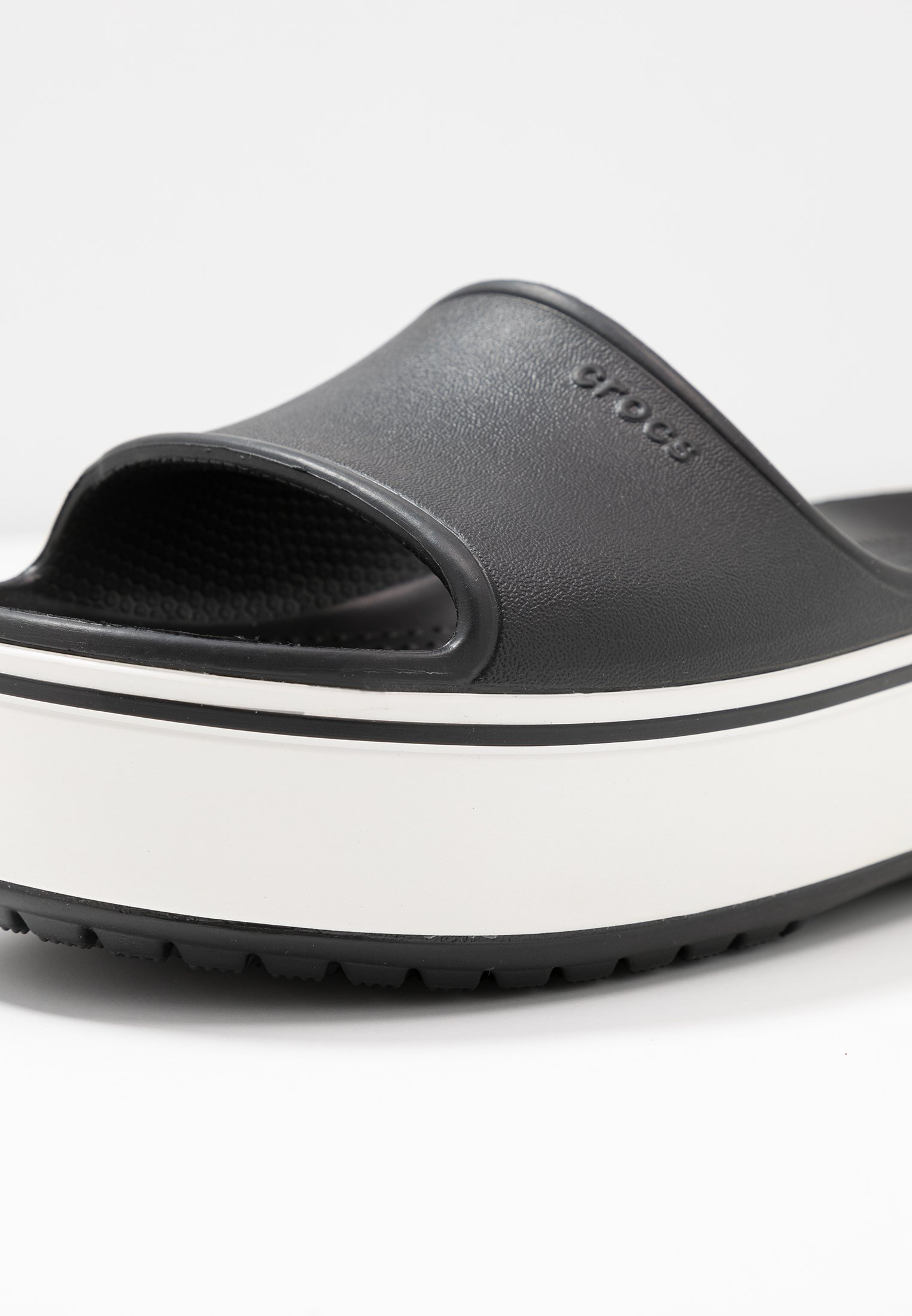 crocs slide platform