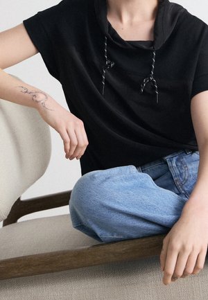 Blusa - black