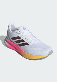 adidas Performance RUNFALCON 5 - Chaussures de running sur route - cloud white   aurora met core black