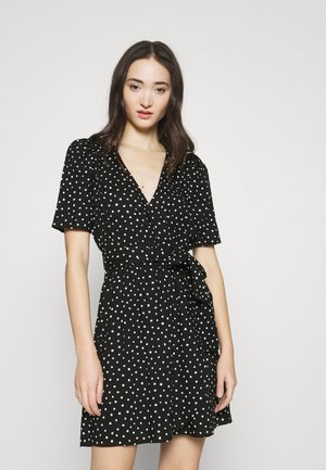 Superdry Kala Smocked Midi Dress Day Dress Black Zalando Co Uk